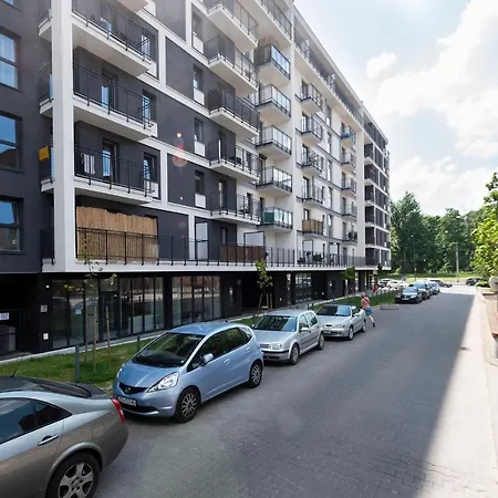 Luxury In -1-bright-secured-free Parking Appartement