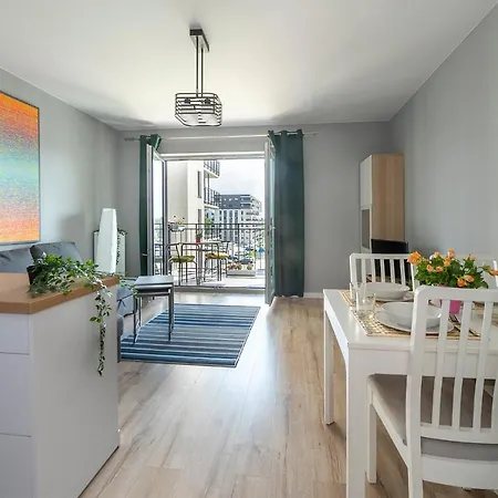 Luxury In -1-bright-secured-free Parking Apartment Lodz (Lodz)
