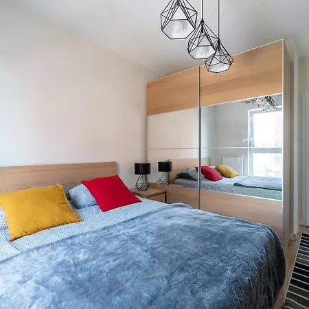 Luxury In -1-bright-secured-free Parking Apartman