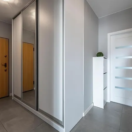 Luxury In -1-bright-secured-free Parking * Lodz (Lodz)